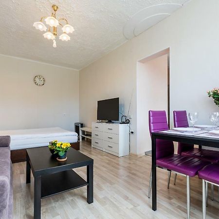 Compact Apartment Near Food Market In The Oldtown Plus Free Parking Klaipėda Eksteriør billede